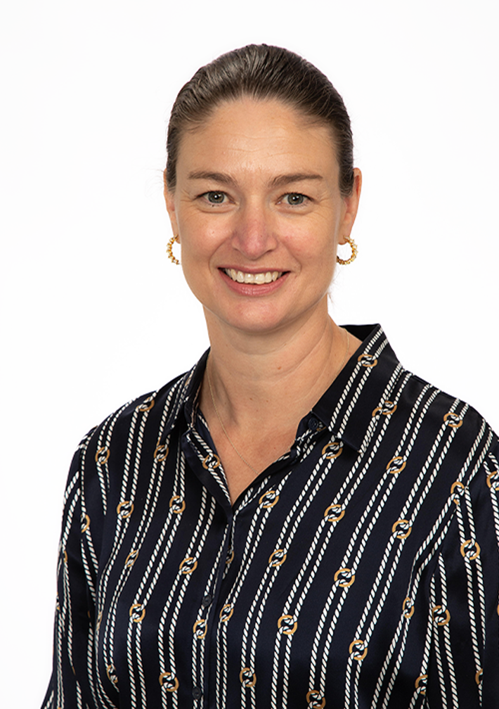 Portrait photograph of Robyn Borely